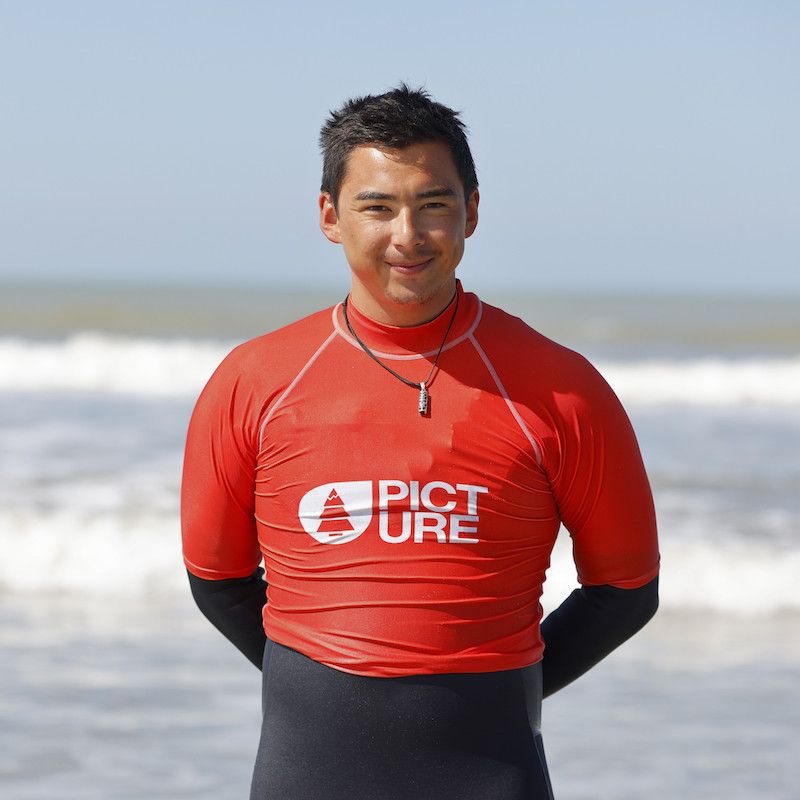 Cours et stage de surf à Oléron surf club avec Liam